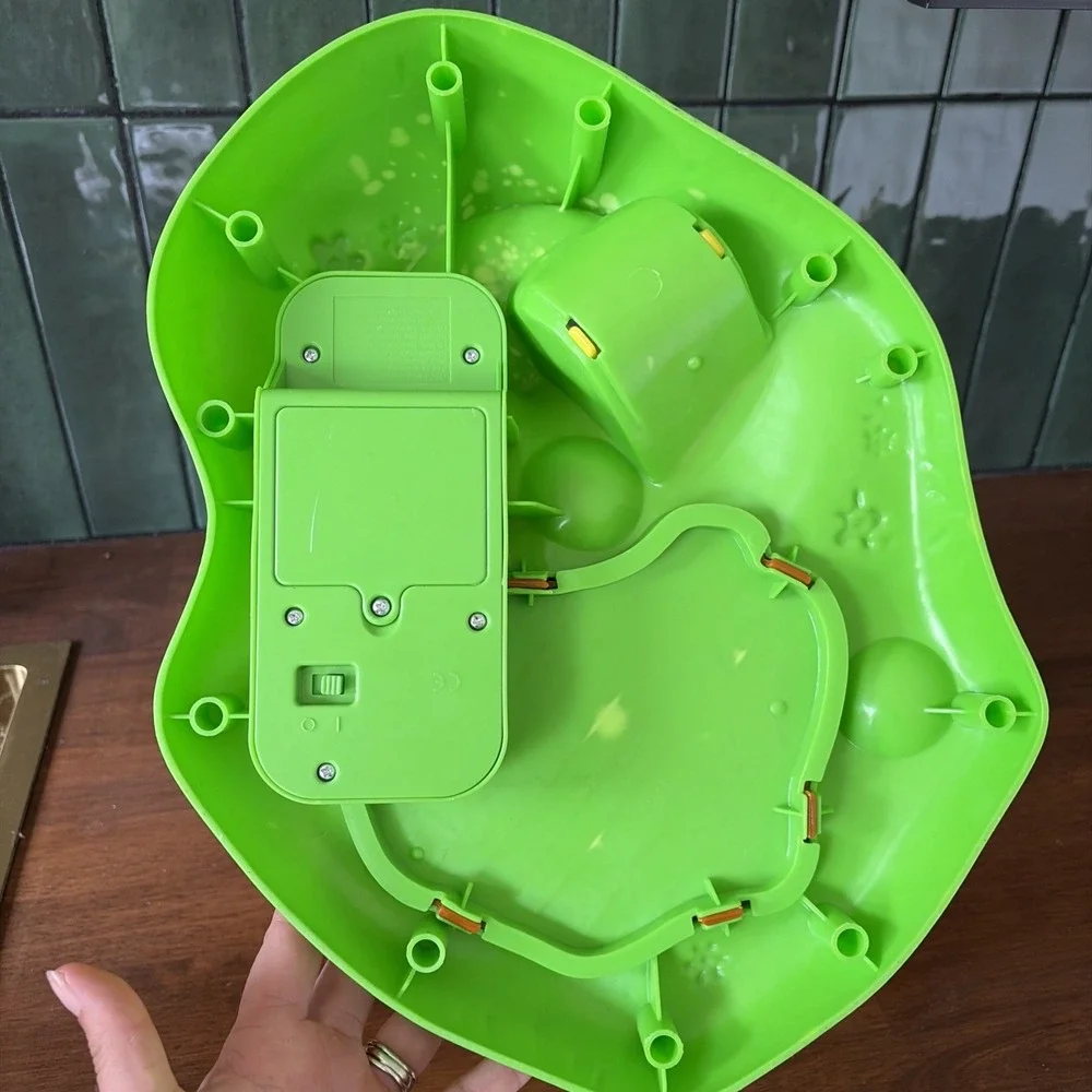 Weebles Wobble Musical Treehouse with Slide & 2 Figures 2009 Read